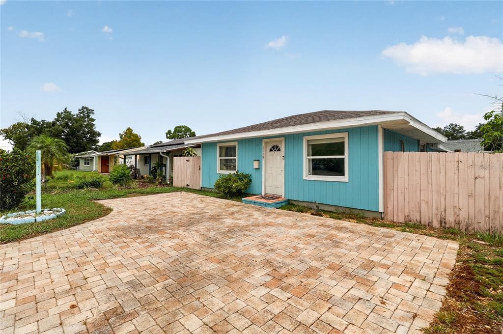 1119 54TH AVENUE N, ST PETERSBURG, FL 33703 — zdjęcie 2