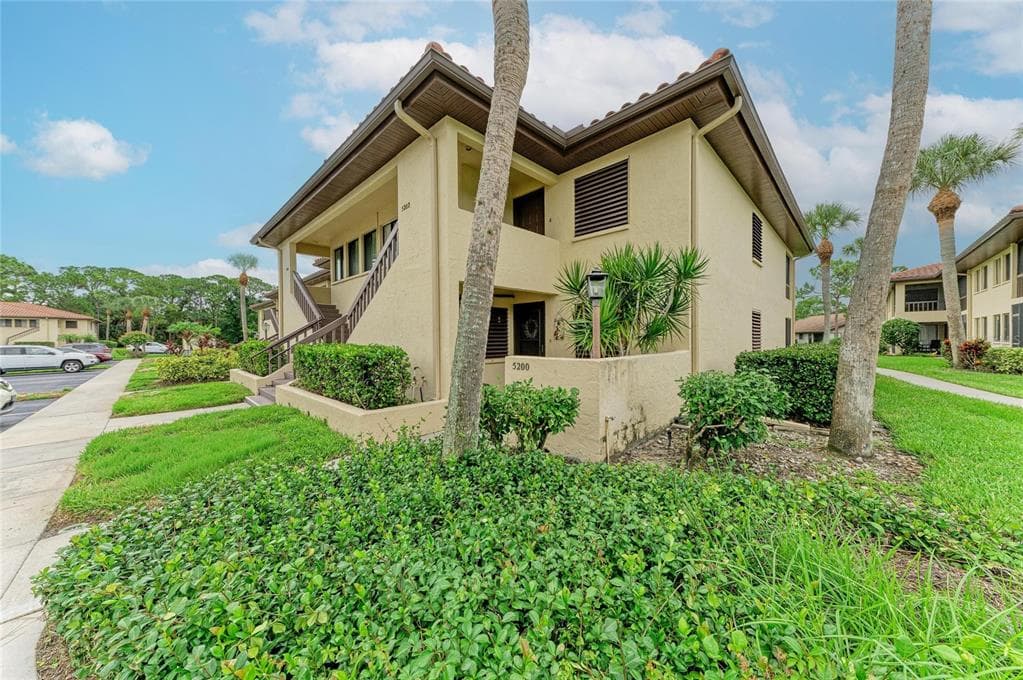 5200 LAKE VILLAGE DRIVE # 79, SARASOTA, FL 34235