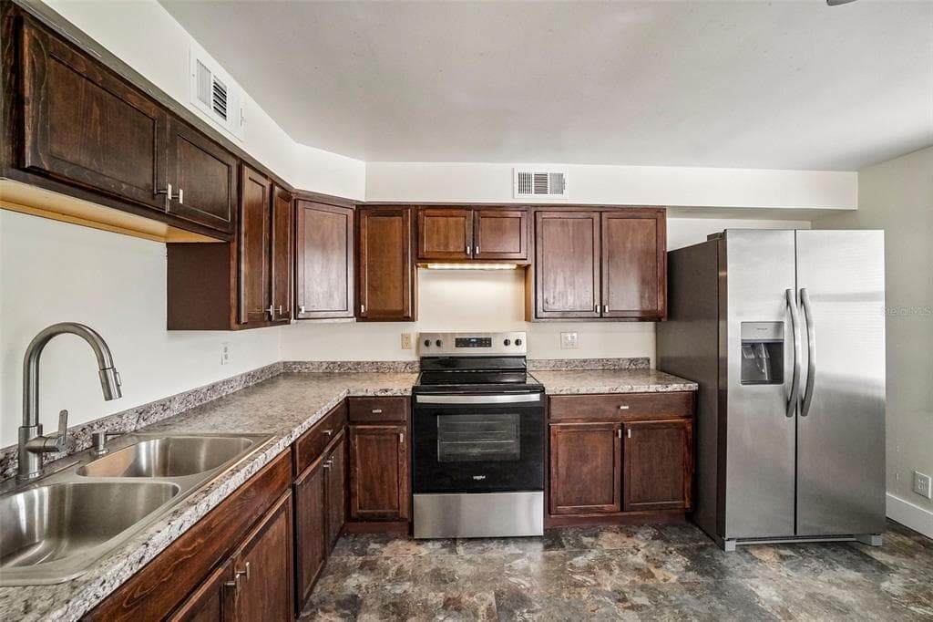 9216 W ROBSON STREET, TAMPA, FL 33615 — zdjęcie 3