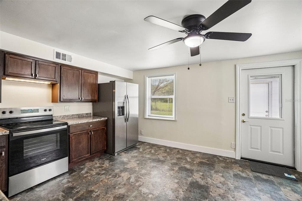 9216 W ROBSON STREET, TAMPA, FL 33615 — zdjęcie 5