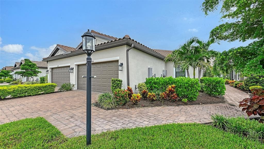 6066 MESA GLEN, BRADENTON, FL 34203