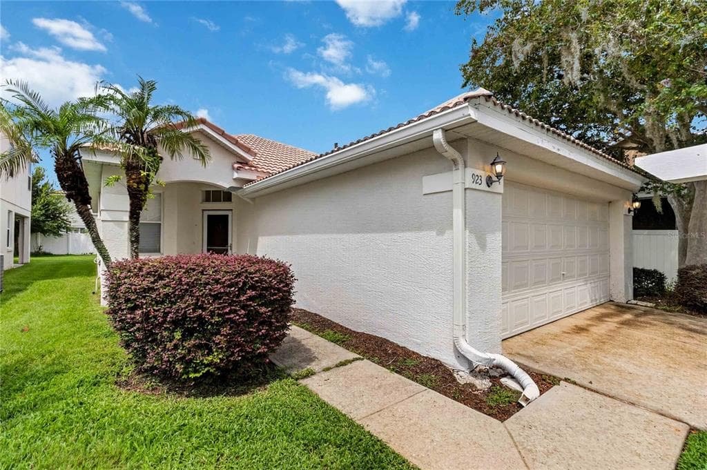 923 TORREY PINE DRIVE, WINTER SPRINGS, FL 32708