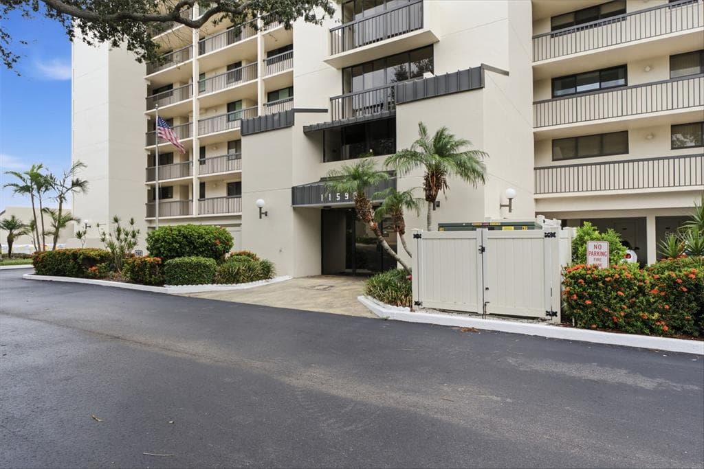 11590 SHIPWATCH DRIVE # 542, LARGO, FL 33774 — zdjęcie 2