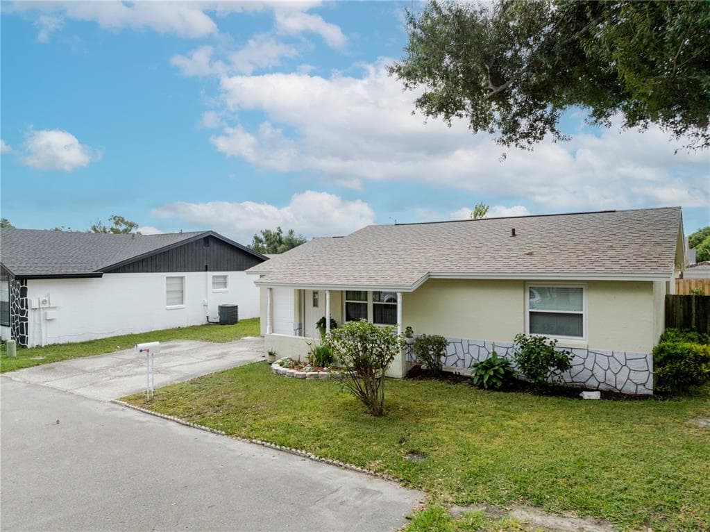 10118 HUNTERS POINT COURT, TAMPA, FL 33615 — zdjęcie 3
