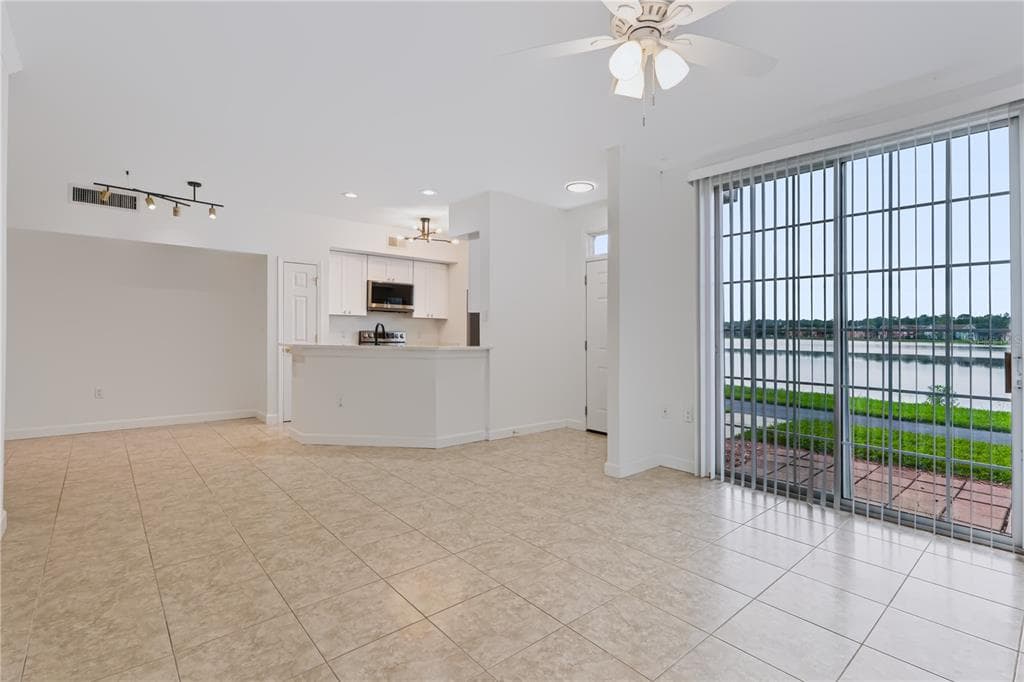 9818 LAKE CHASE ISLAND WAY # 9818, TAMPA, FL 33626 — zdjęcie 3