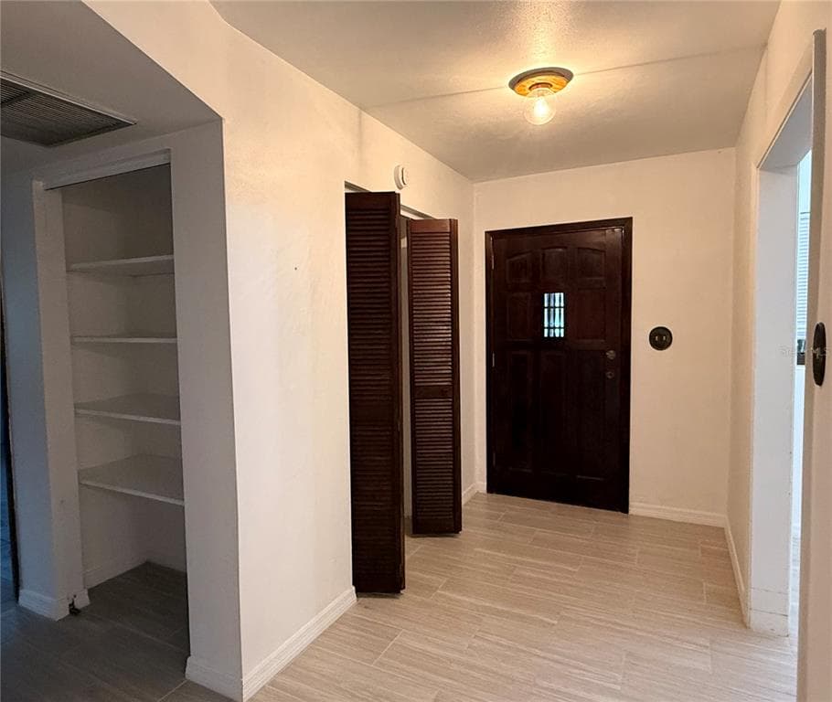 164 PINEWOOD AVENUE, CLEARWATER, FL 33765 — zdjęcie 5