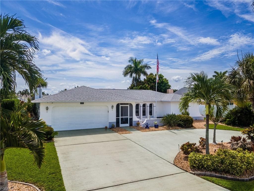 3319 SE 17TH AVENUE, CAPE CORAL, FL 33904