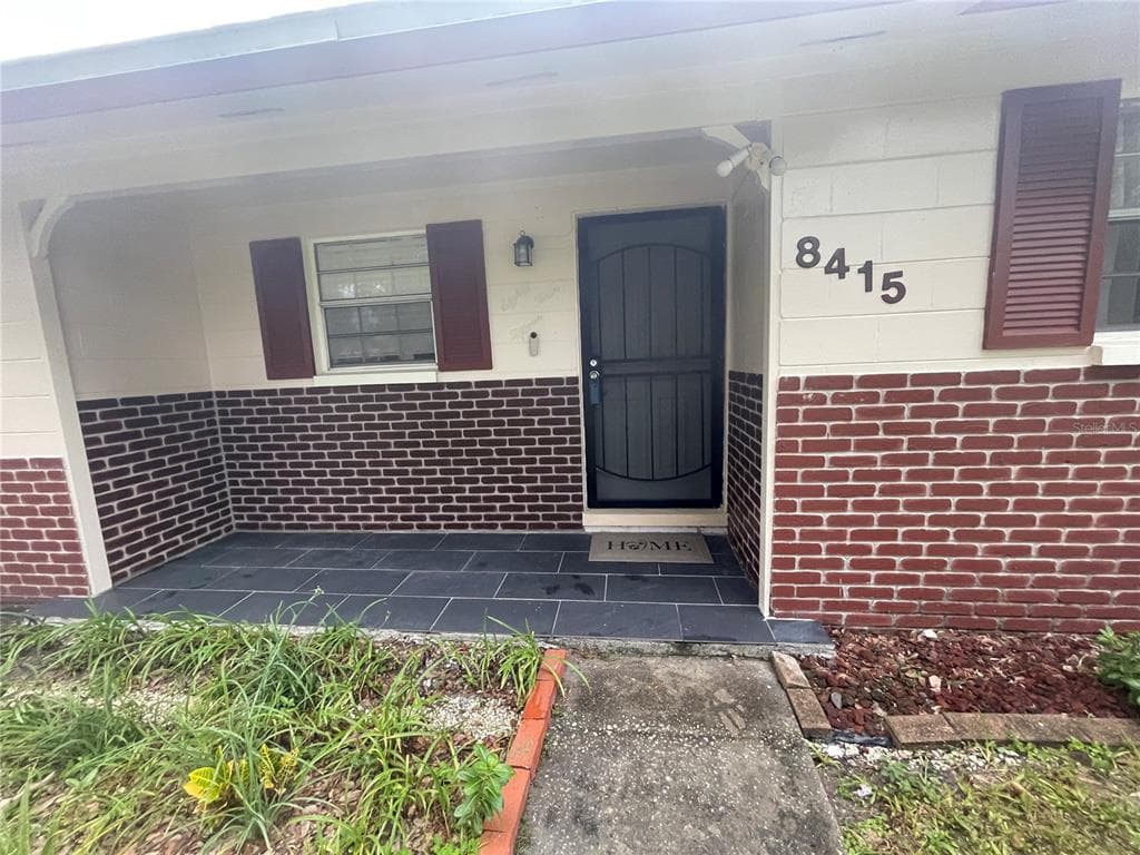 8415 N GOMEZ AVENUE, TAMPA, FL 33614 — zdjęcie 2