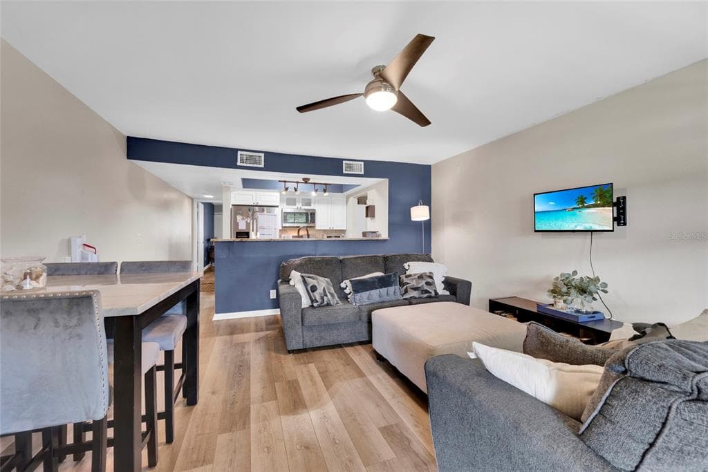 2400 WINDING CREEK BOULEVARD # 17-203, CLEARWATER, FL 33761 — zdjęcie 3
