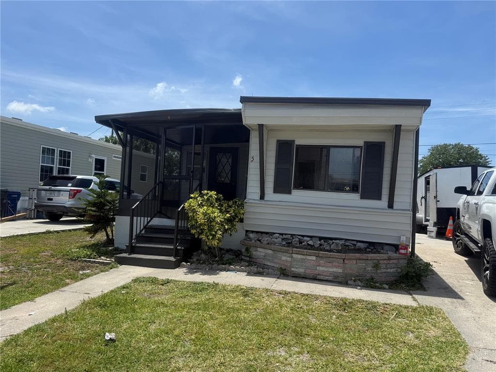 512 51ST AVENUE DRIVE W, BRADENTON, FL 34207