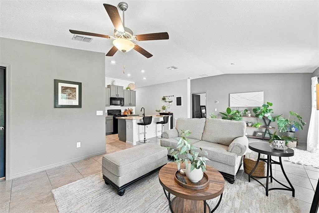 7109 SALT RIVER AVENUE, SUN CITY CENTER, FL 33573 — zdjęcie 4