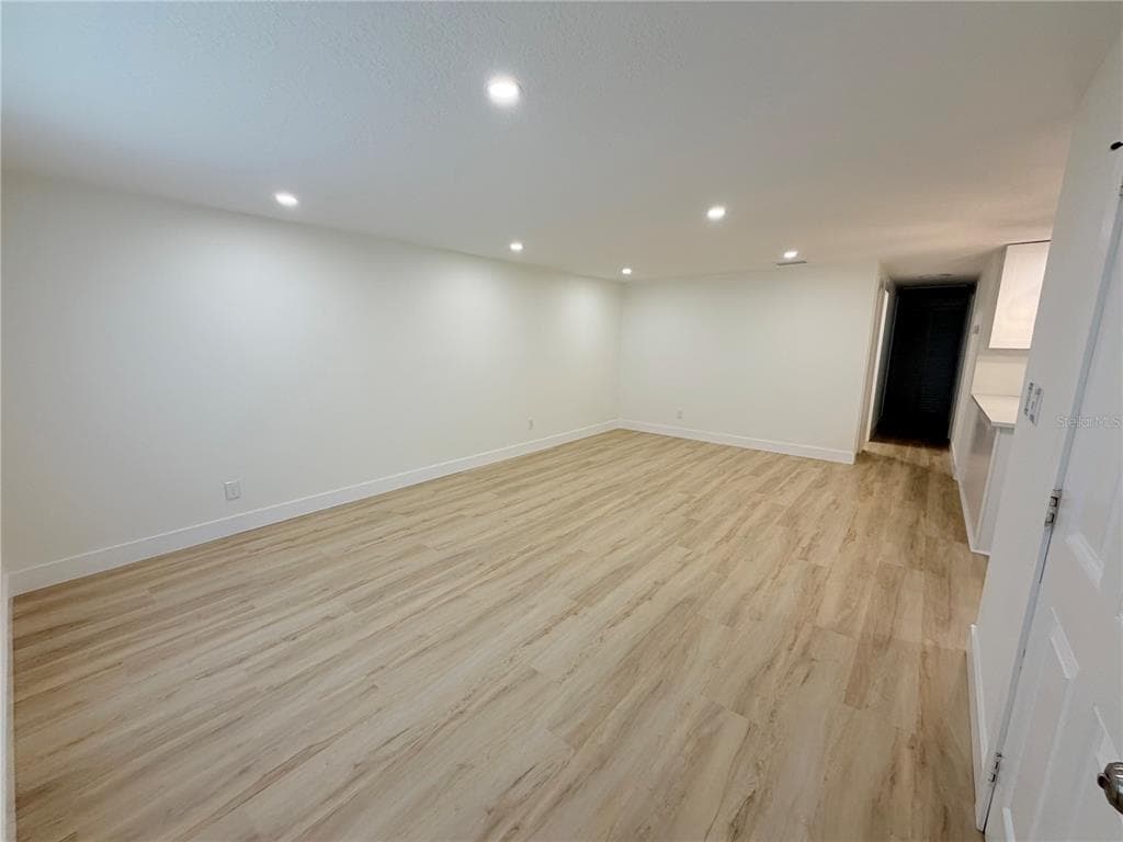 4533 W FERN STREET, TAMPA, FL 33614 — zdjęcie 5