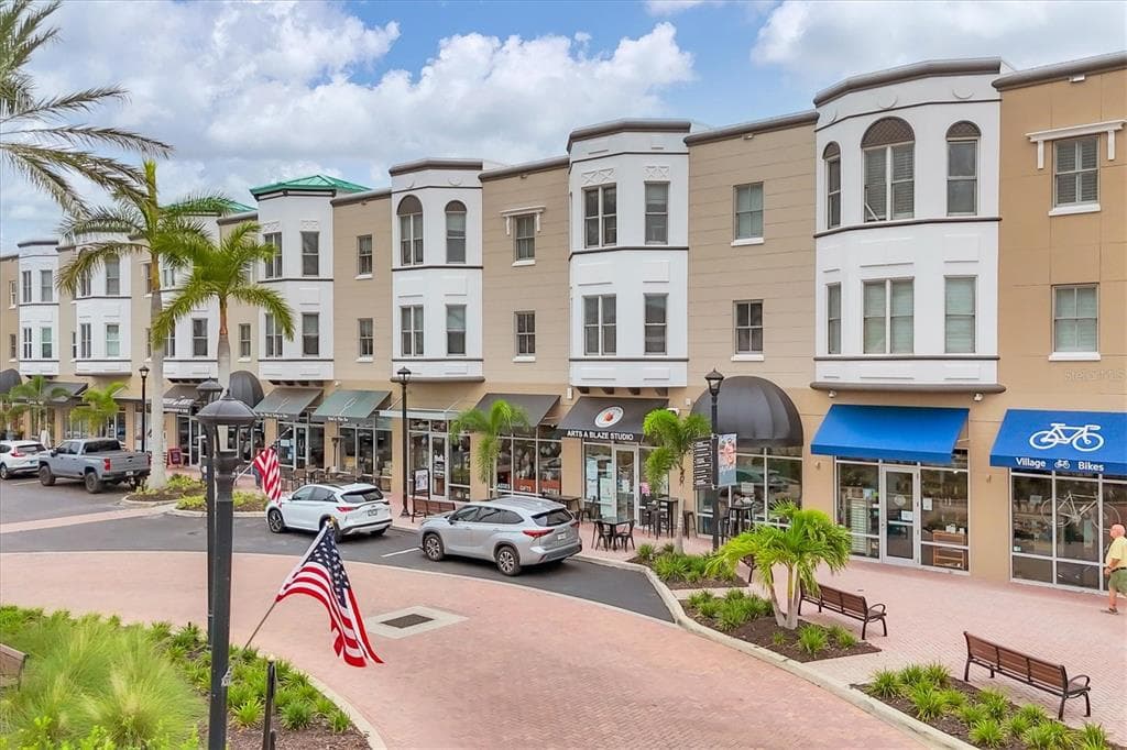 8111 LAKEWOOD MAIN STREET # 306, LAKEWOOD RANCH, FL 34202 — zdjęcie 2