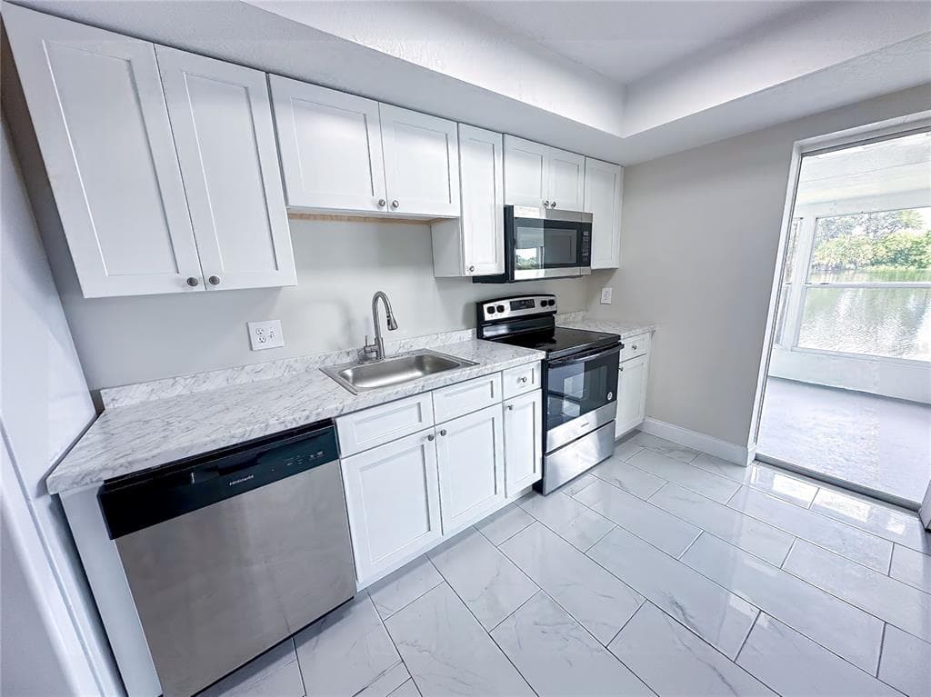 15 W COUNTRY COVE, KISSIMMEE, FL 34743 — zdjęcie 5