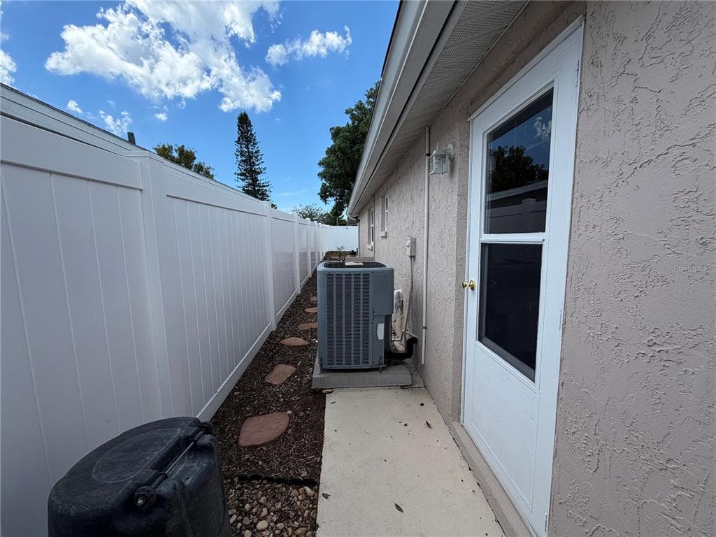 9135 GREENBRIAR LANE, PORT RICHEY, FL 34668 — zdjęcie 4