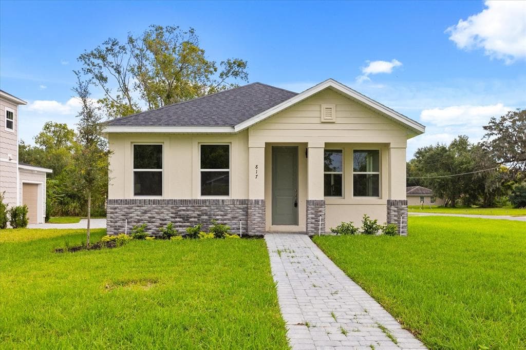 817 S LOCUST AVENUE, SANFORD, FL 32771