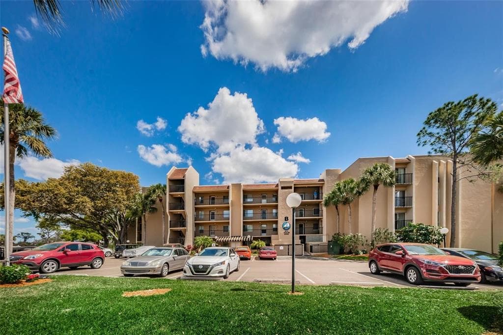 90 S HIGHLAND AVENUE # 214, TARPON SPRINGS, FL 34689