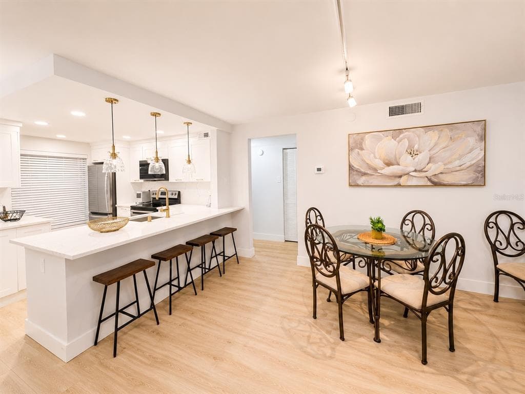 6051 SUN BOULEVARD # 111, ST PETERSBURG, FL 33701 — zdjęcie 3
