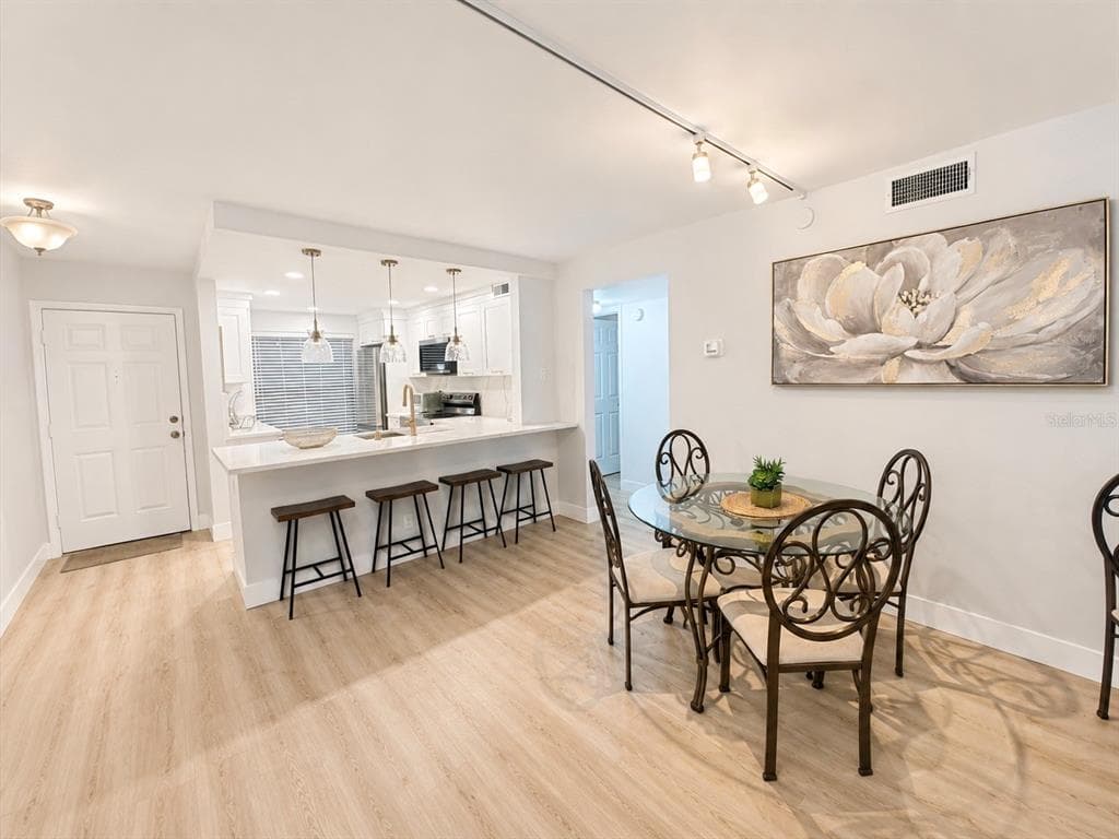 6051 SUN BOULEVARD # 111, ST PETERSBURG, FL 33701 — zdjęcie 5