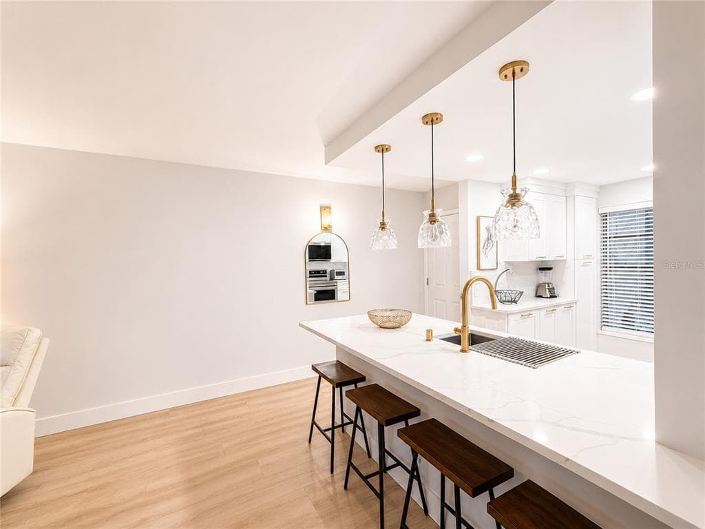 6051 SUN BOULEVARD # 111, ST PETERSBURG, FL 33701 — zdjęcie 4