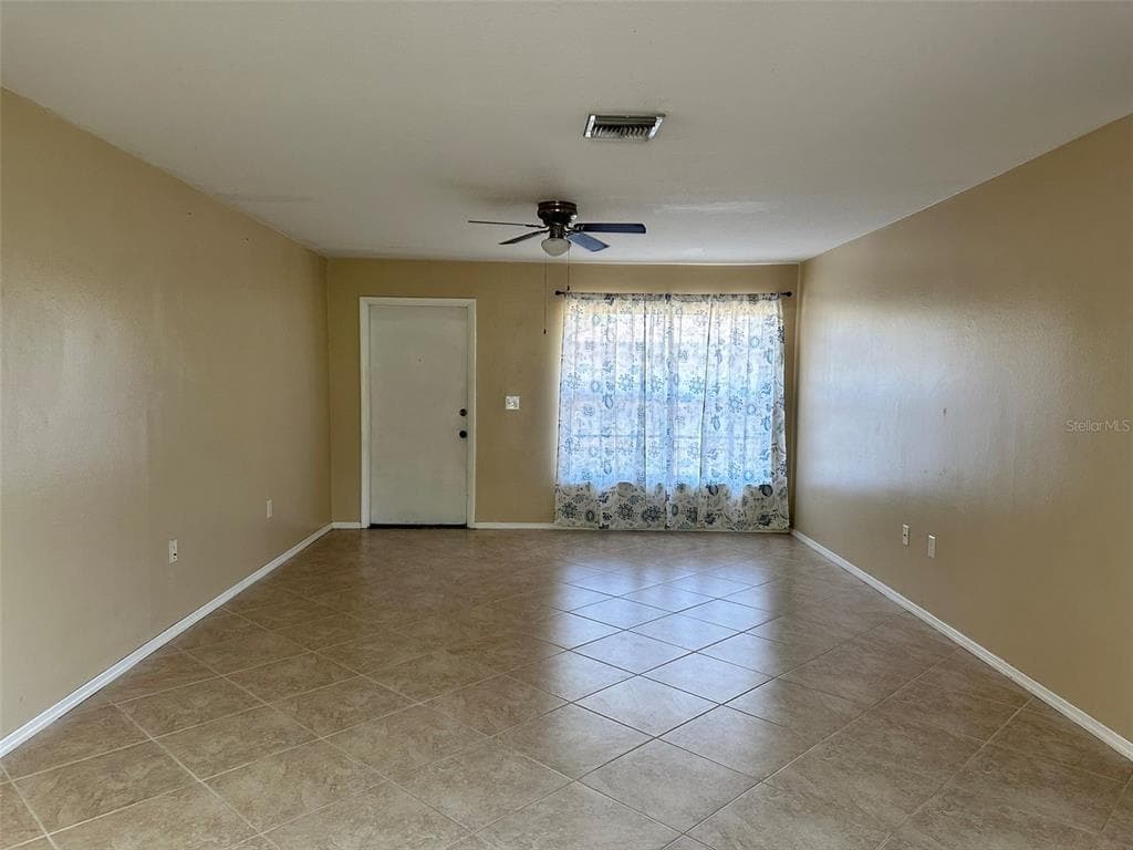 1067 WEBSTER AVENUE NW, PORT CHARLOTTE, FL 33948 — zdjęcie 4