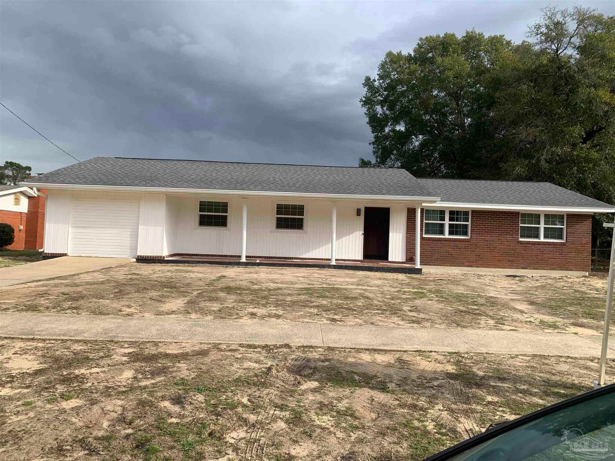 3940 Kingsberry Dr, Pensacola, FL 32504