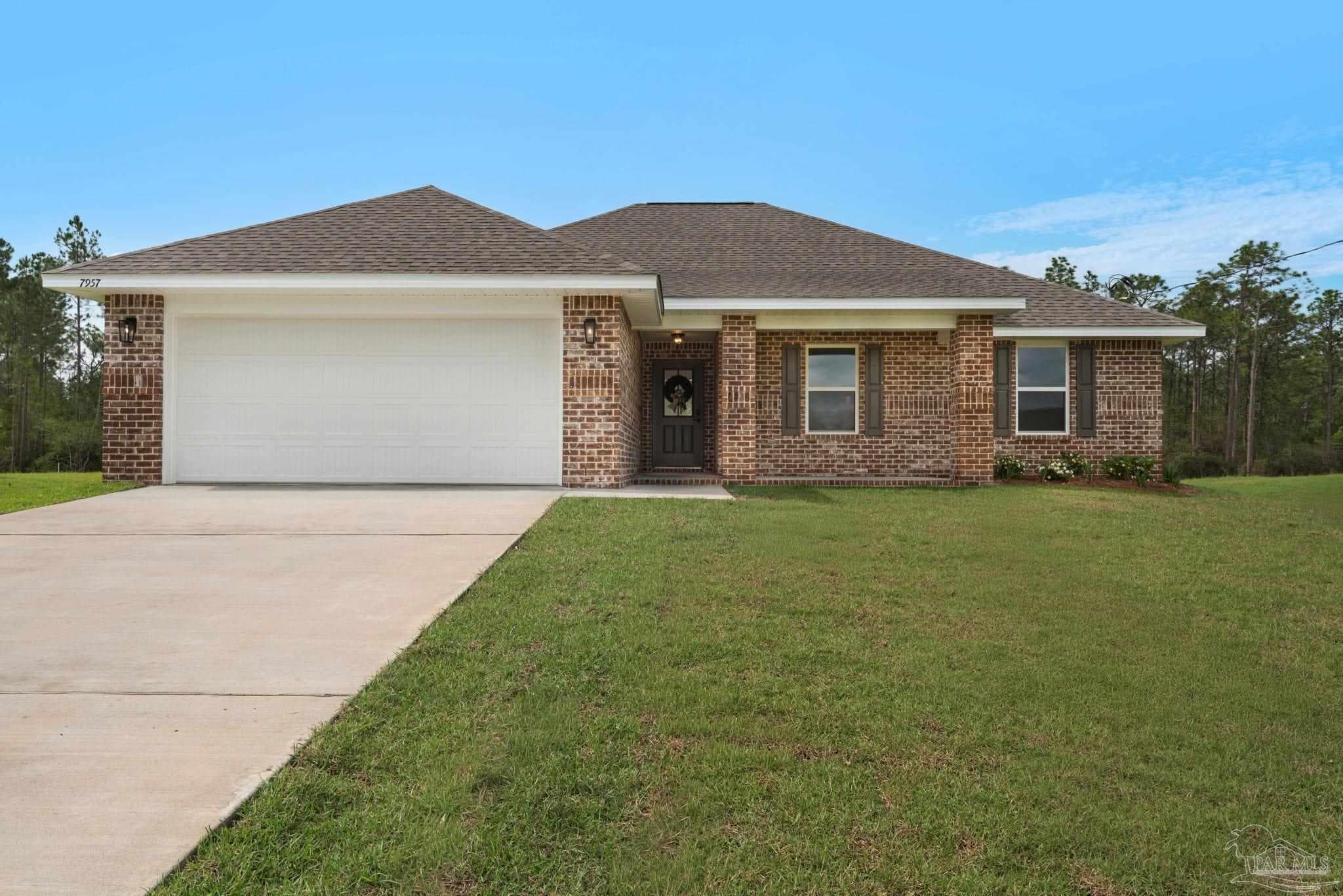 7957 Twin Lake Dr, Milton, FL 32583