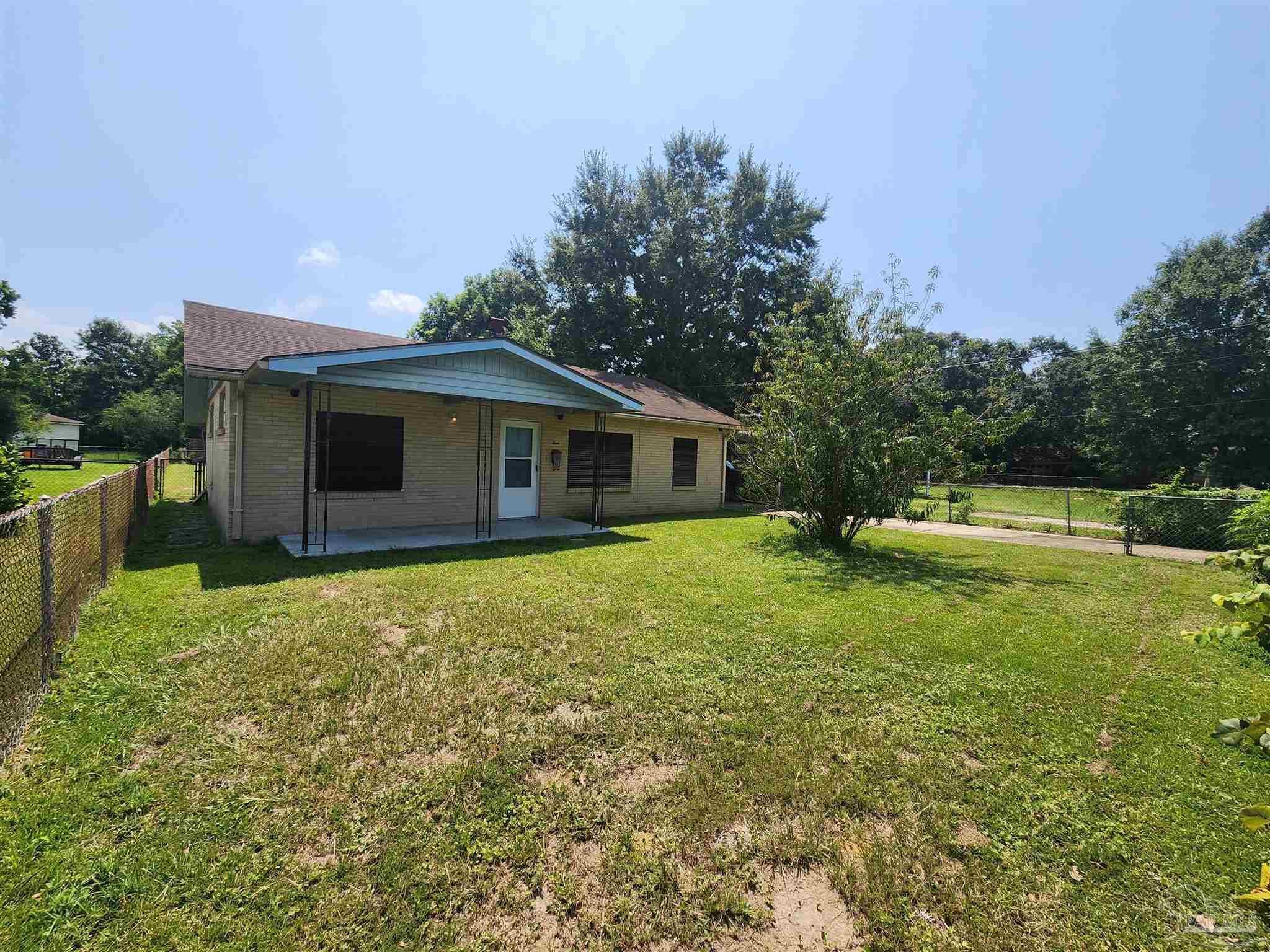 4 Bertram St, Pensacola, FL 32506