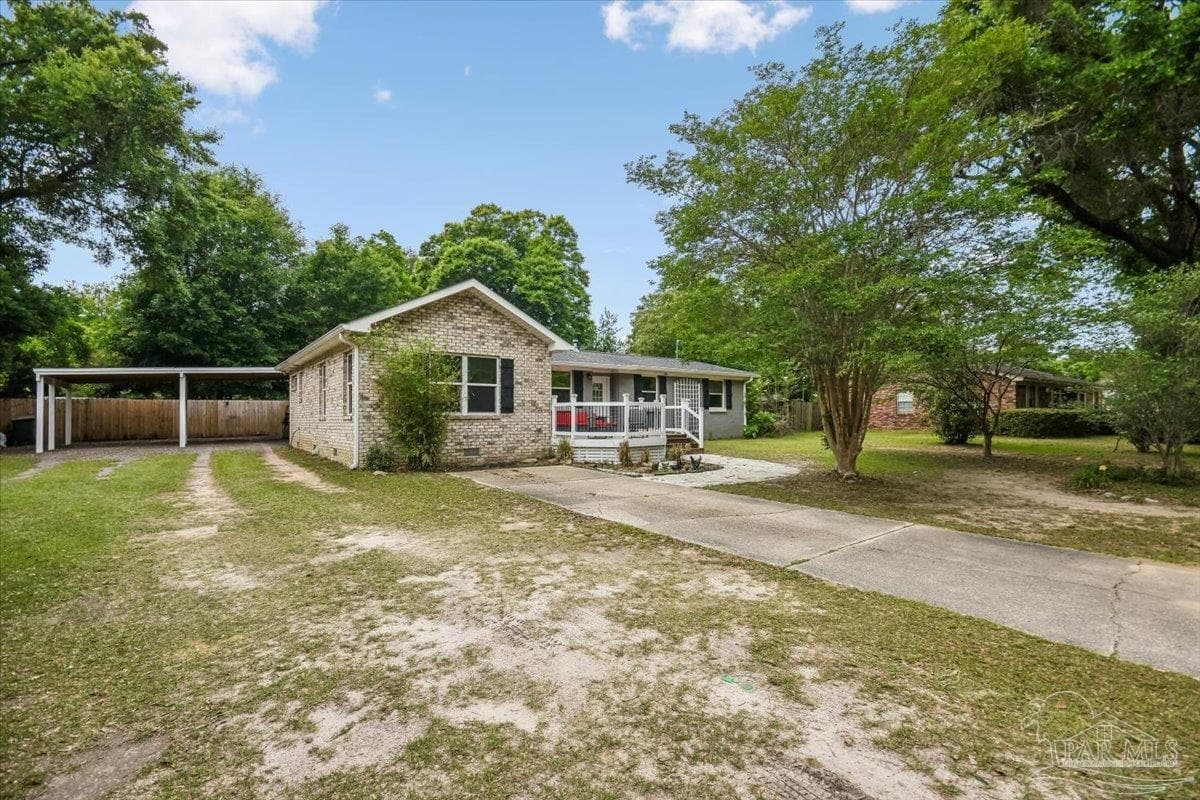 9915 Wanda Dr, Pensacola, FL 32514