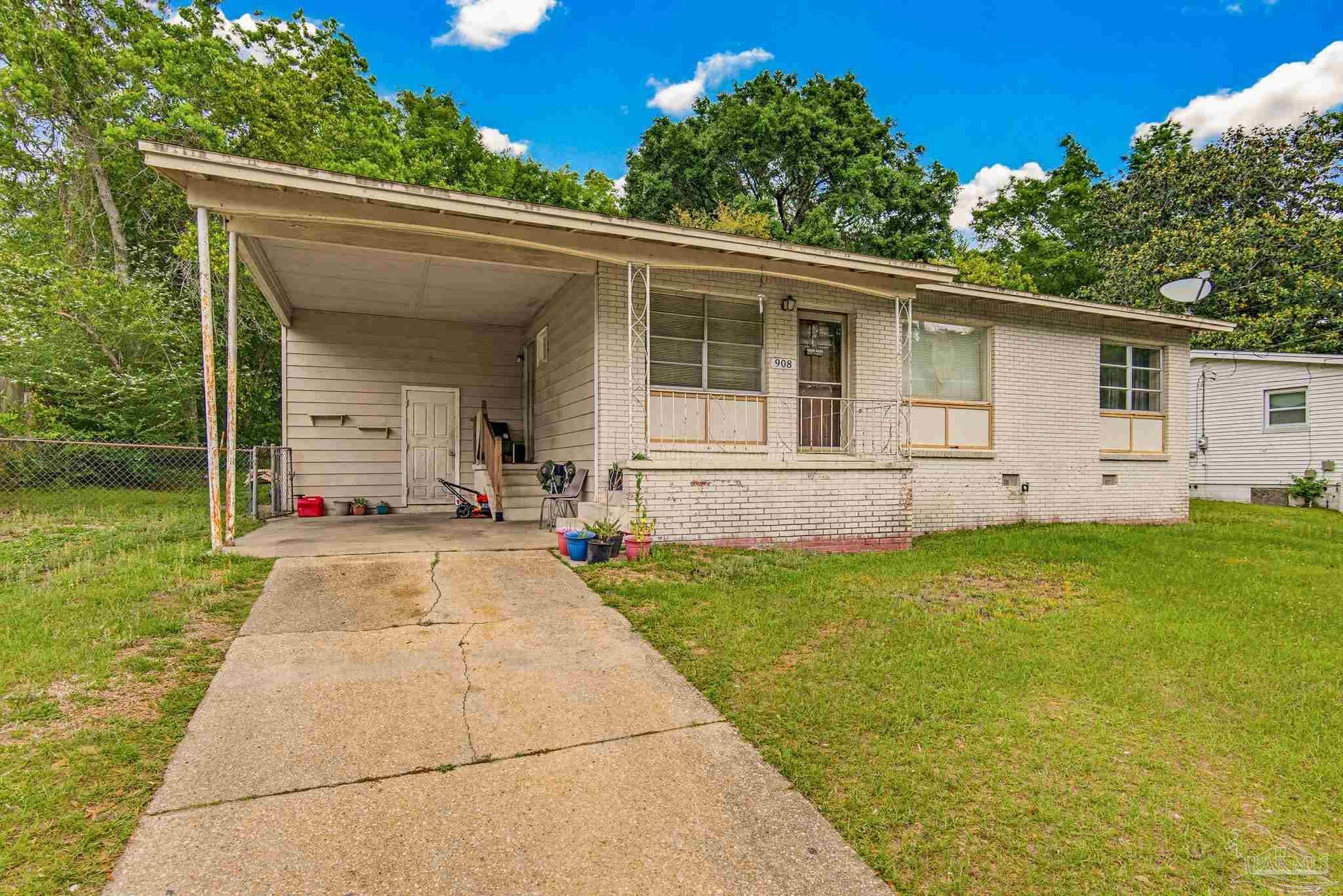 908 Blue Springs Dr, Pensacola, FL 32505