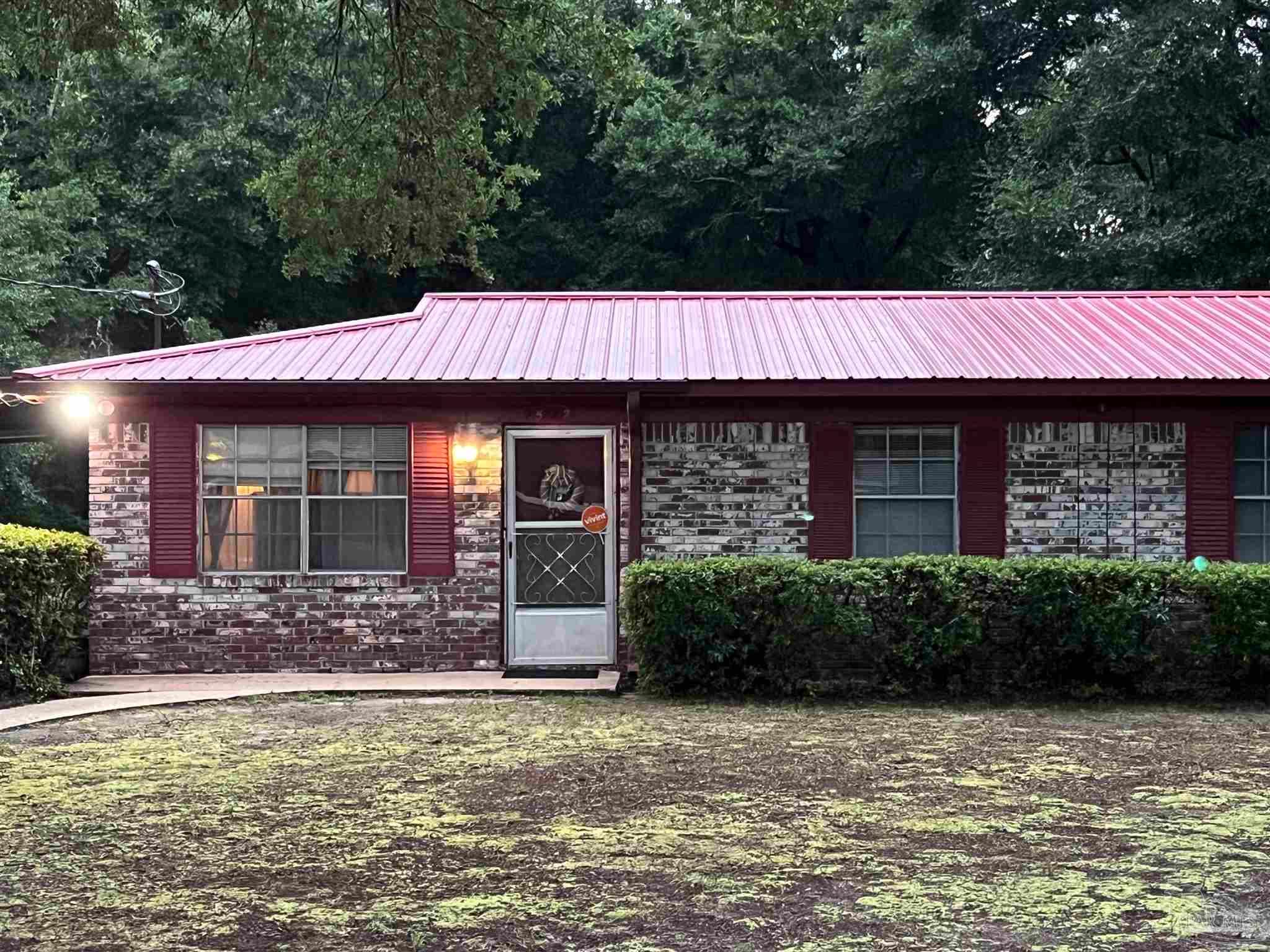 7532 Holmes St, Milton, FL 32583