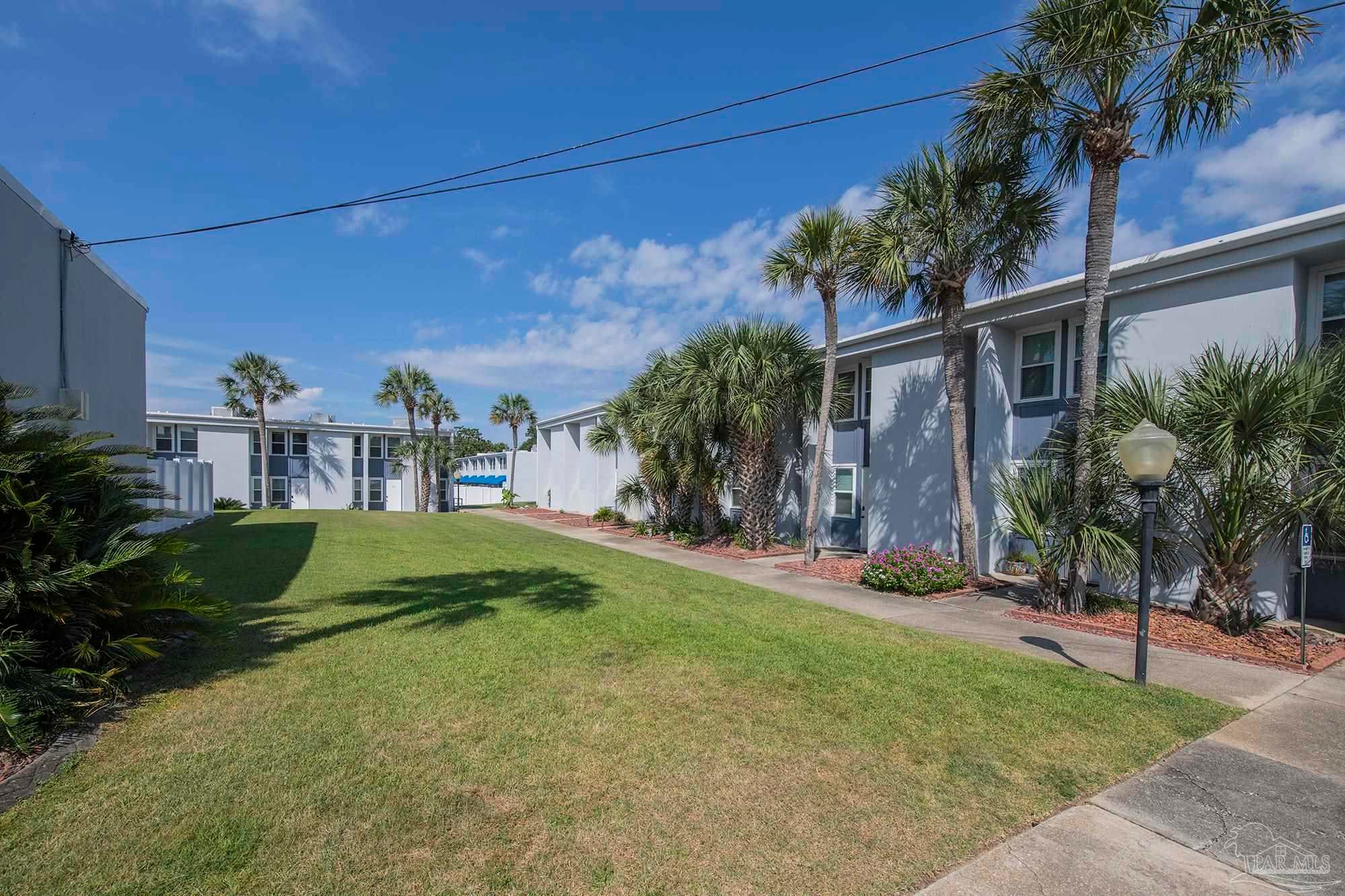 201 Pensacola Beach Rd # B-18, Gulf Breeze, FL 32561