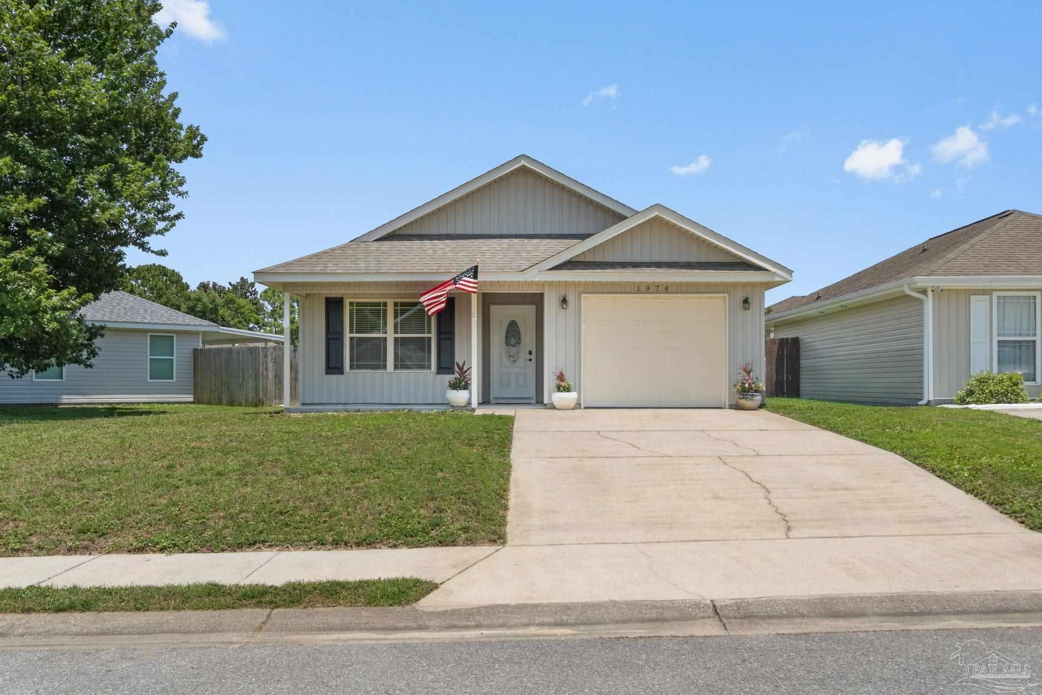 1974 Crosscreek Cir, Gulf Breeze, FL 32563