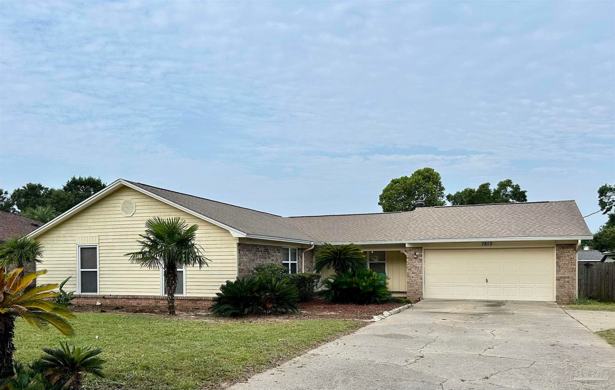 7813 Charter Oaks Dr, Pensacola, FL 32514