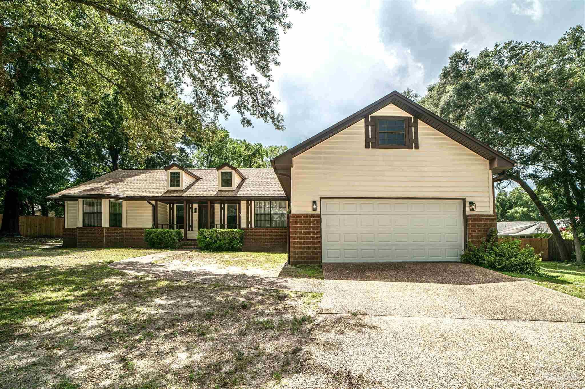 10023 Hollowbrook Dr, Pensacola, FL 32514