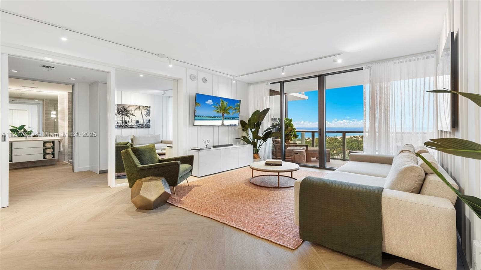 2201 Collins Ave # 804, Miami Beach, FL 33139