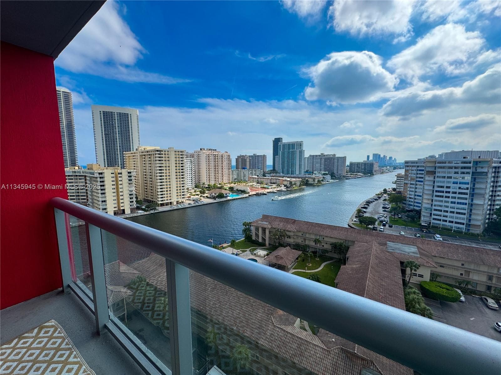 2602 E HALLANDALE BEACH BLVD # R1409, Hallandale Beach, FL 33009
