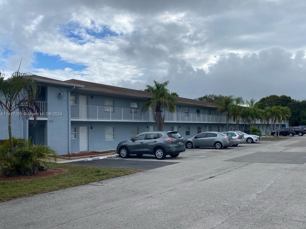 617 Ixoria Ave # 29, Fort Pierce, FL 34982