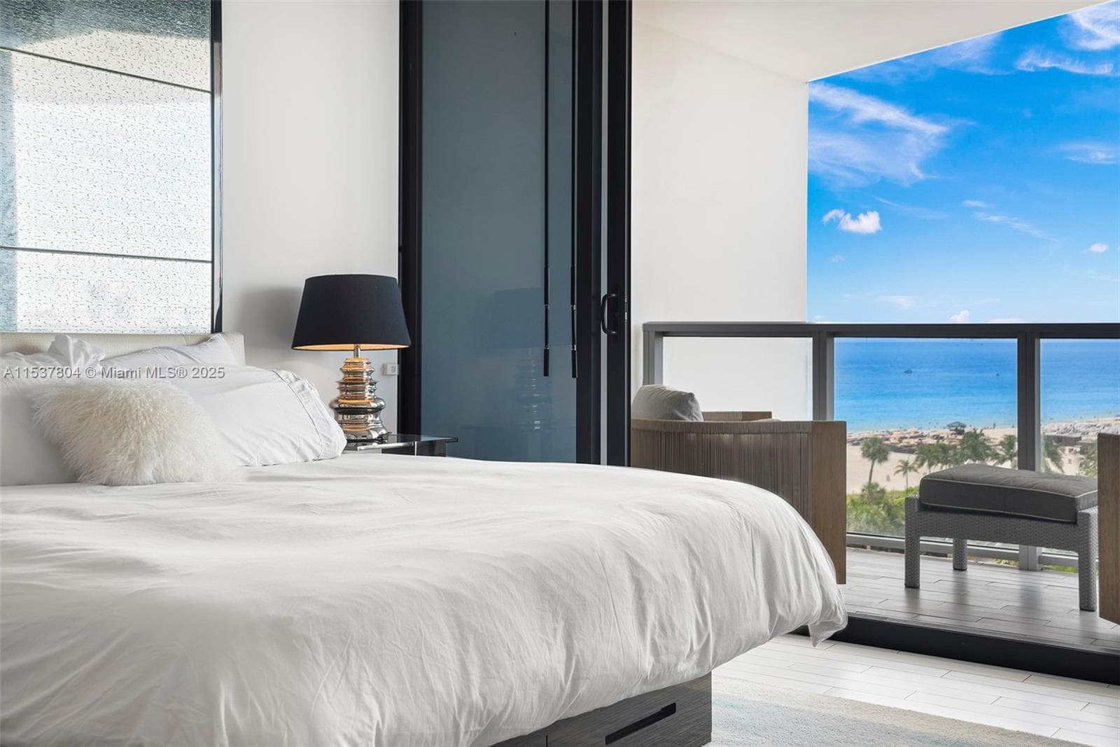 2201 Collins Ave # 814, Miami Beach, FL 33139