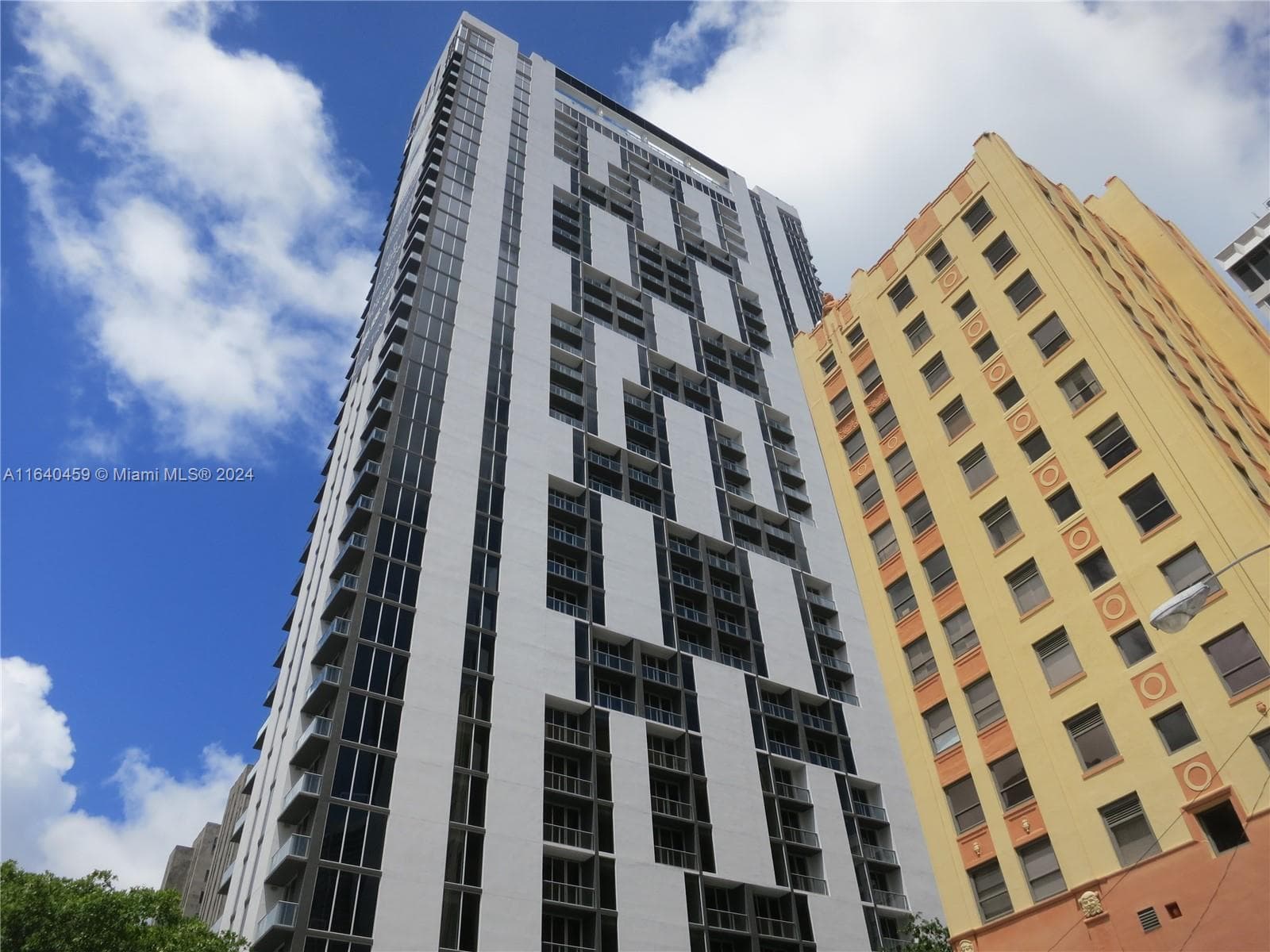 151 SE 1 St # 1902, Miami, FL 33131