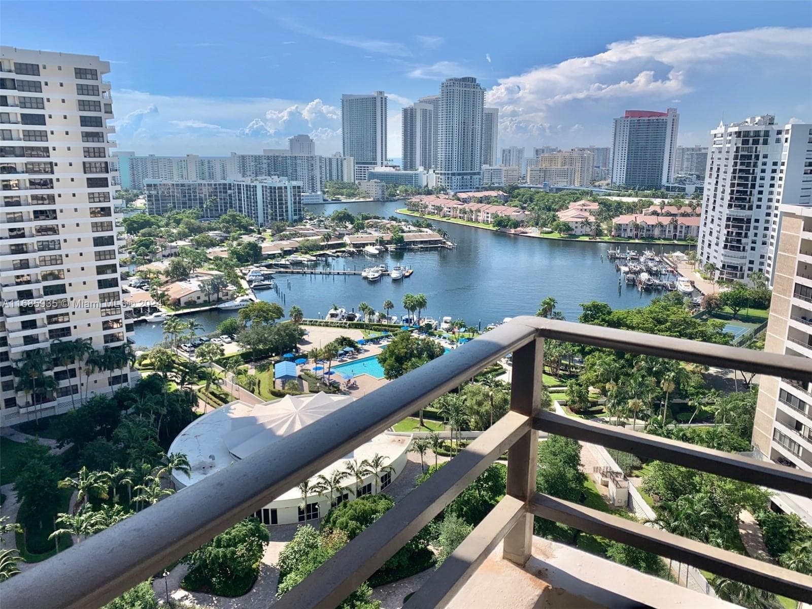 600 Three Islands Blvd # 1817, Hallandale Beach, FL 33009