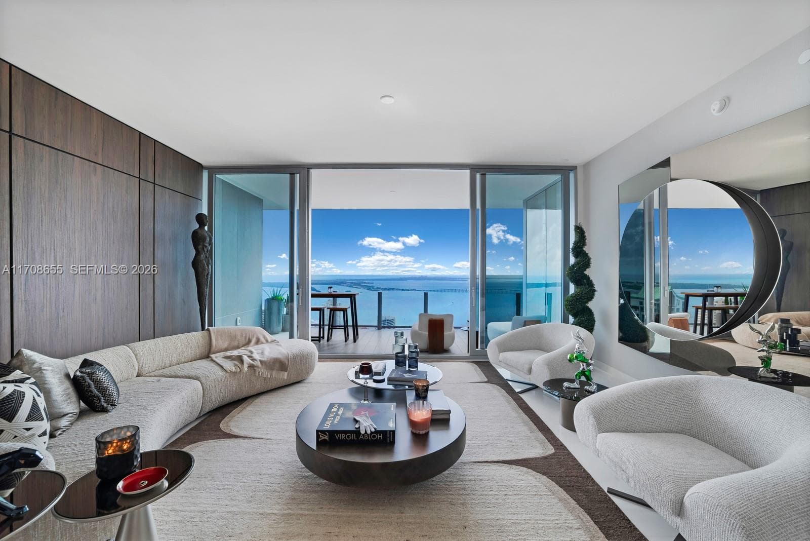300 Biscayne Blvd Way # 4703, Miami, FL 33131