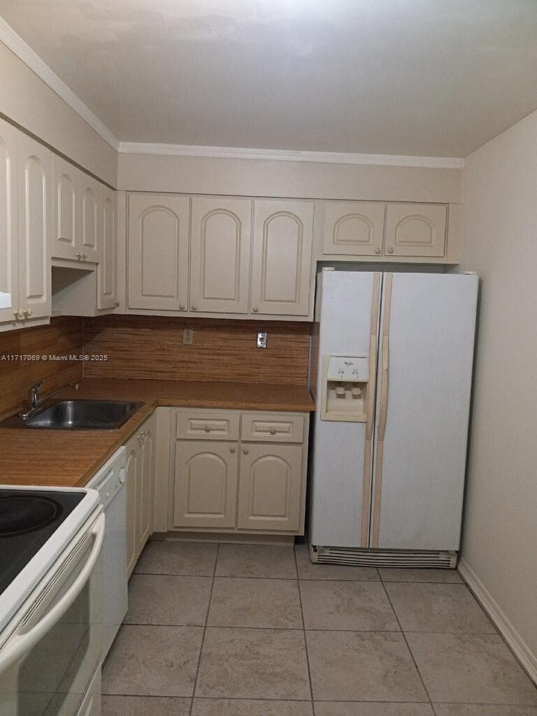 8267 SW 128th St # 105, Pinecrest, FL 33156