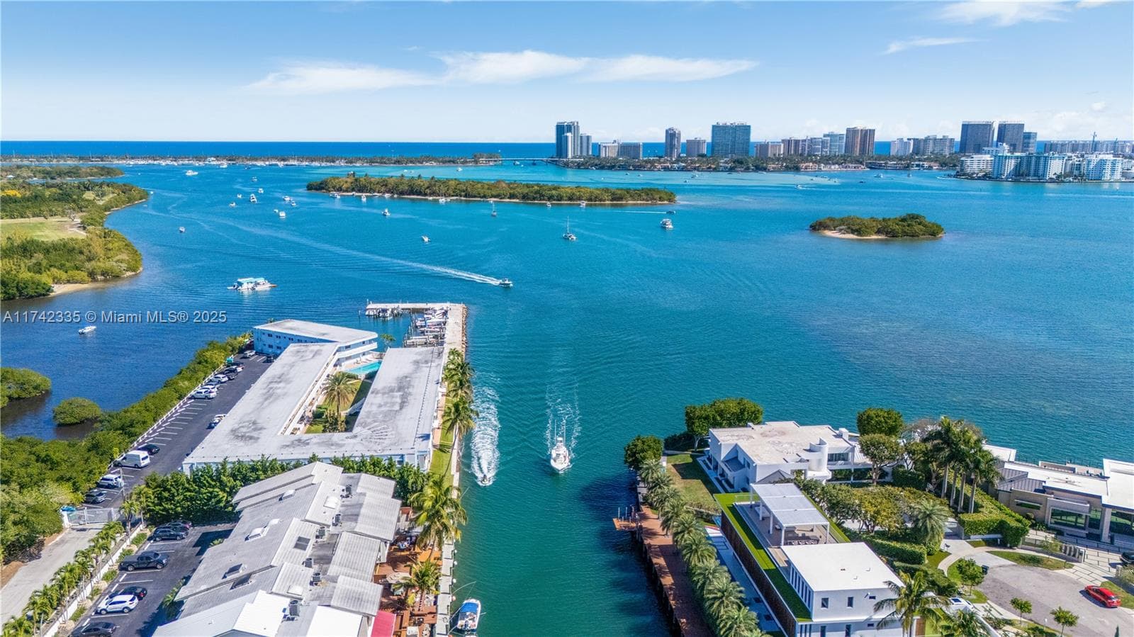 2700 NE 135th St # 32, North Miami, FL 33181