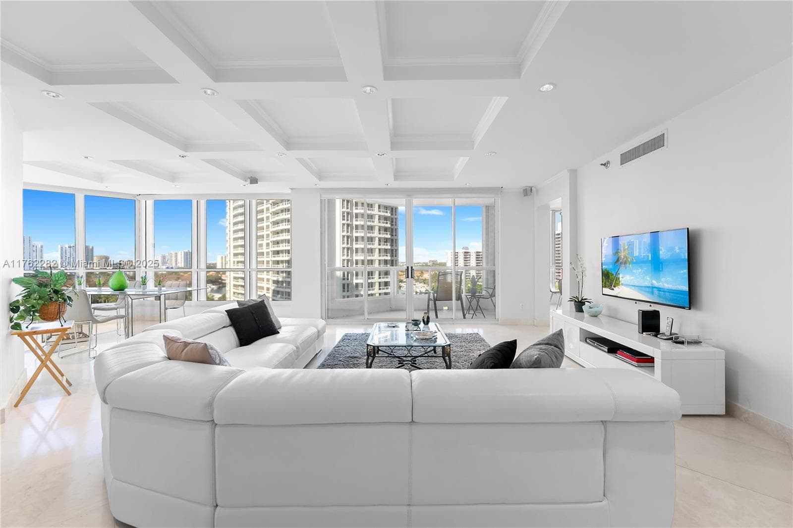 21150 Point Pl # 1102, Aventura, FL 33180