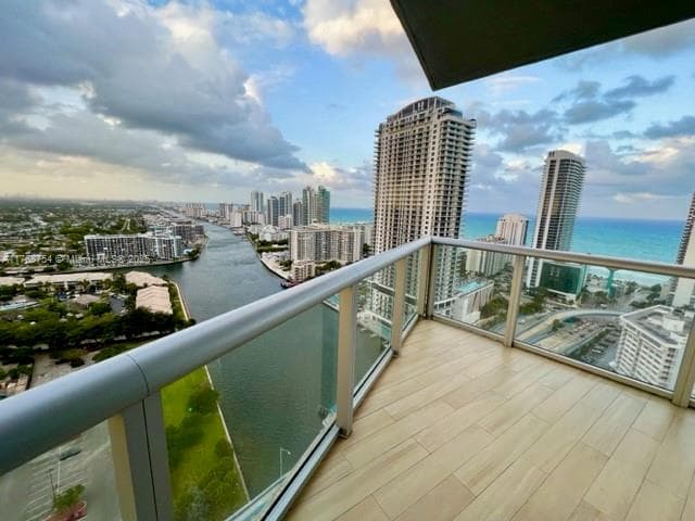 2600 E Hallandale Beach Blvd # T3102, Hallandale Beach, FL 33009