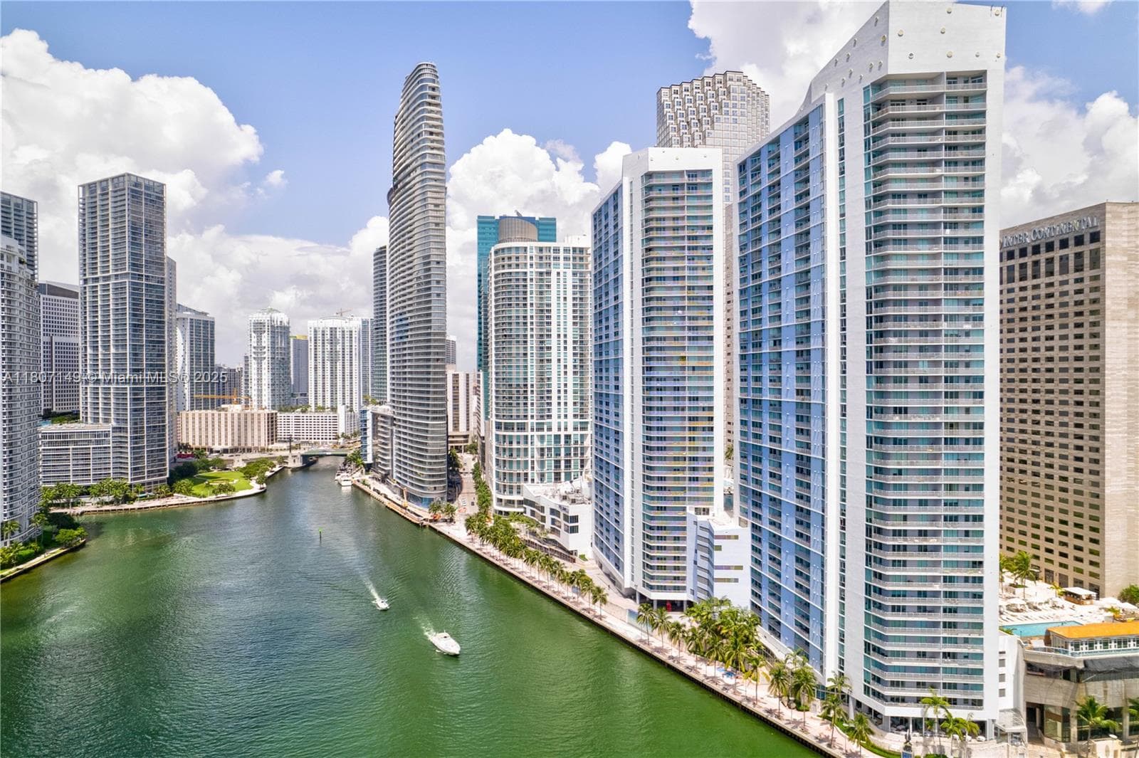 335 S Biscayne Blvd # 1006, Miami, FL 33131