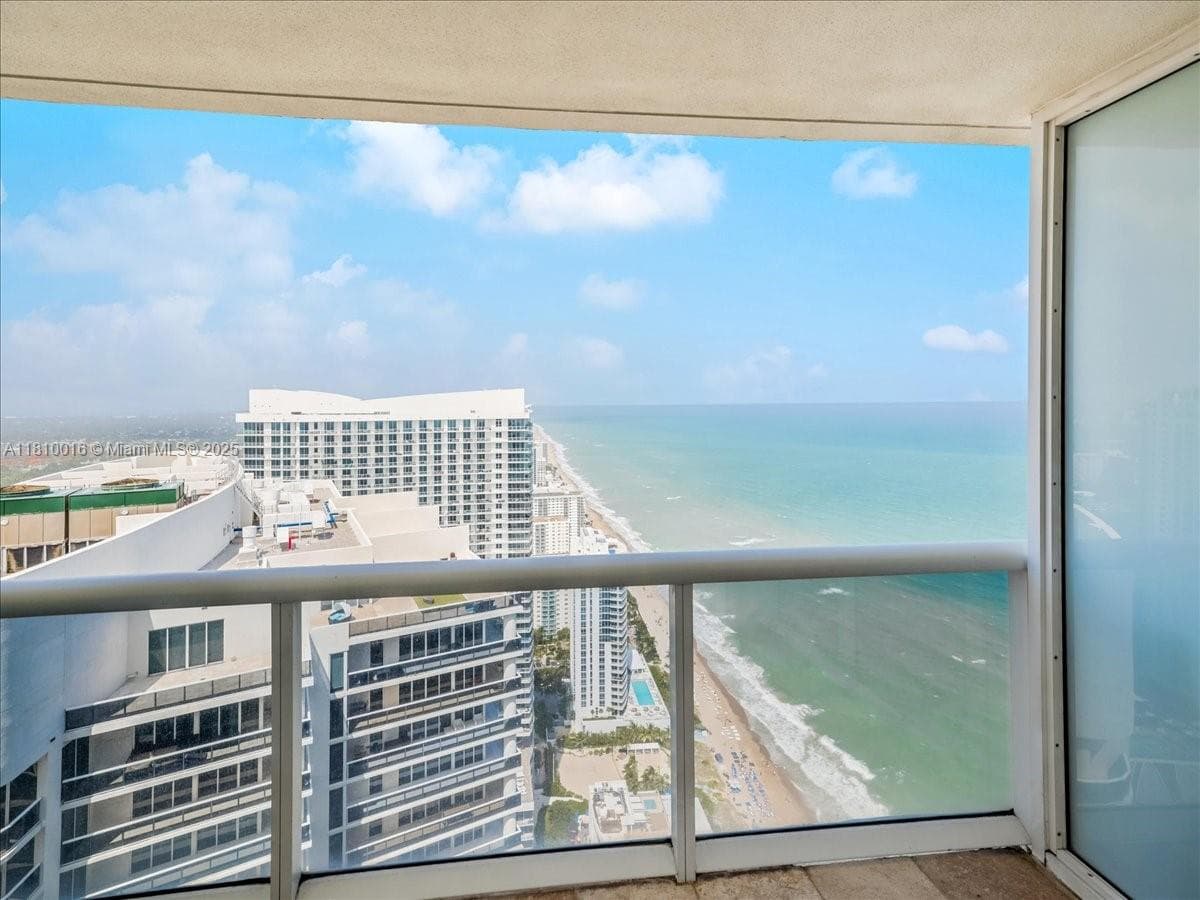 1830 S Ocean Dr # 5009, Hallandale Beach, FL 33009