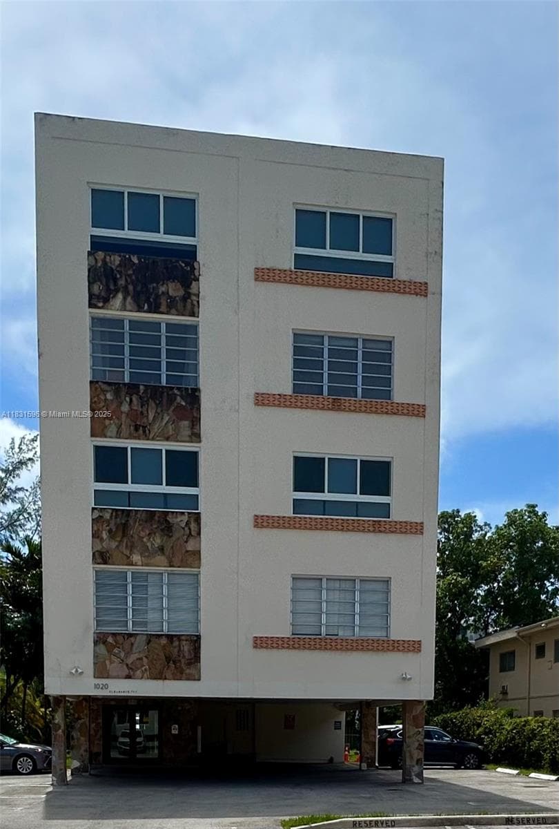 1020 94th St # 202, Bay Harbor Islands, FL 33154
