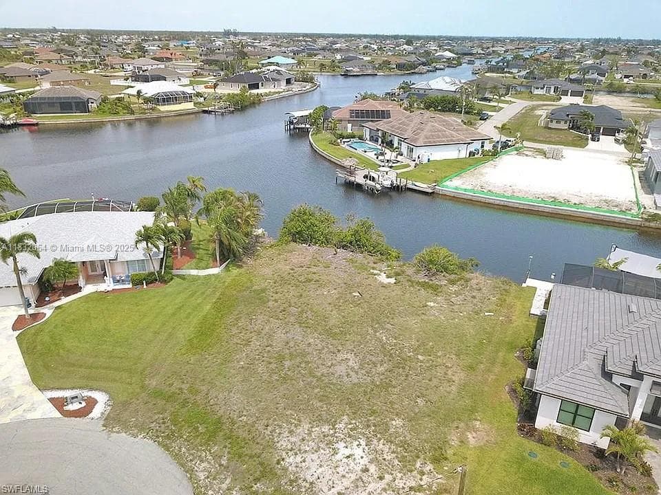 1253 NW 39th Ave, Cape Coral, FL 33993